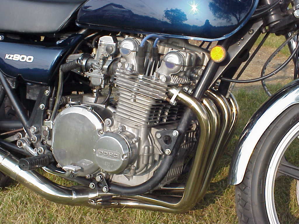 Pic of KZ900A Engine
